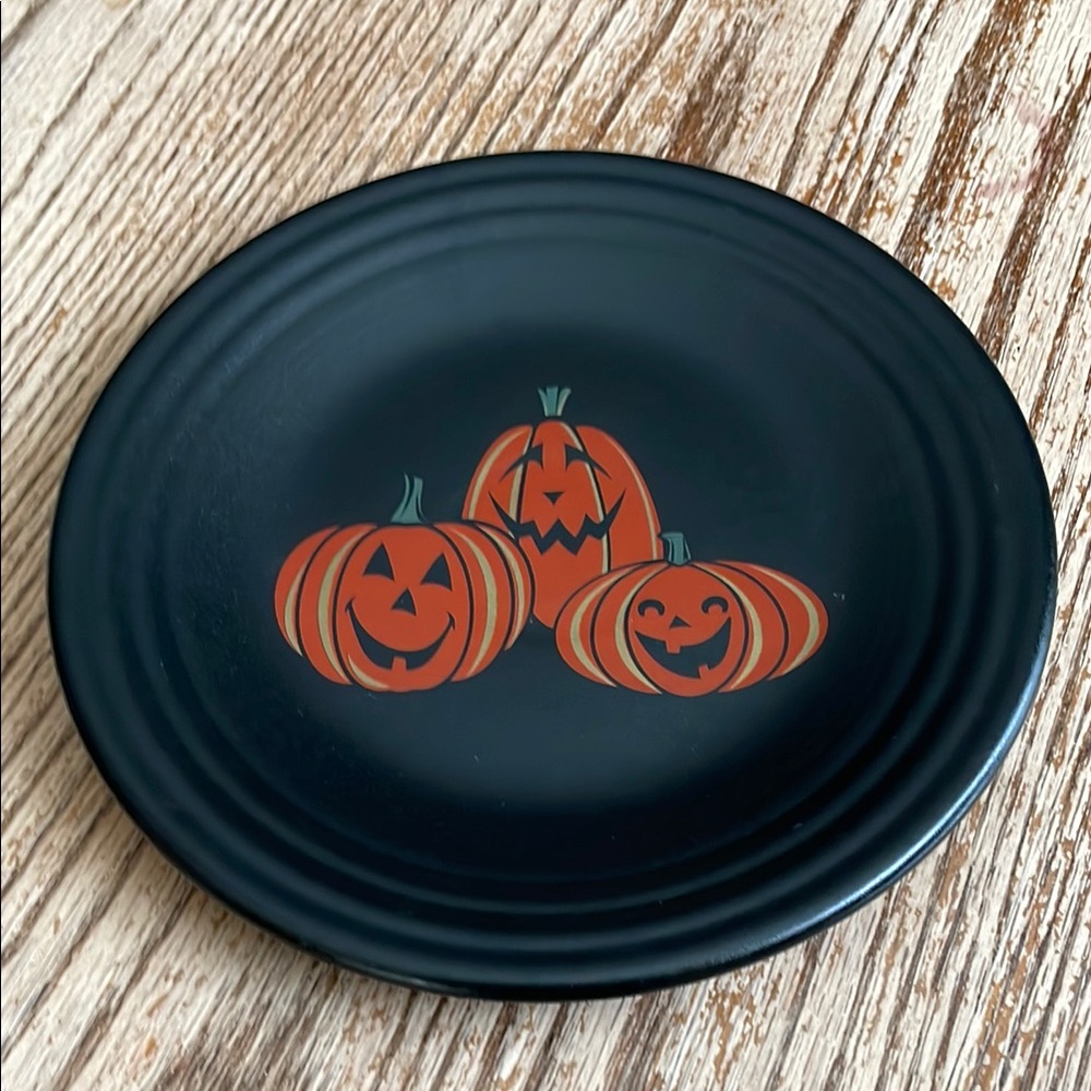 Collectible Fiesta  plate Halloween pumpkin horror goth 9in rare discontinued